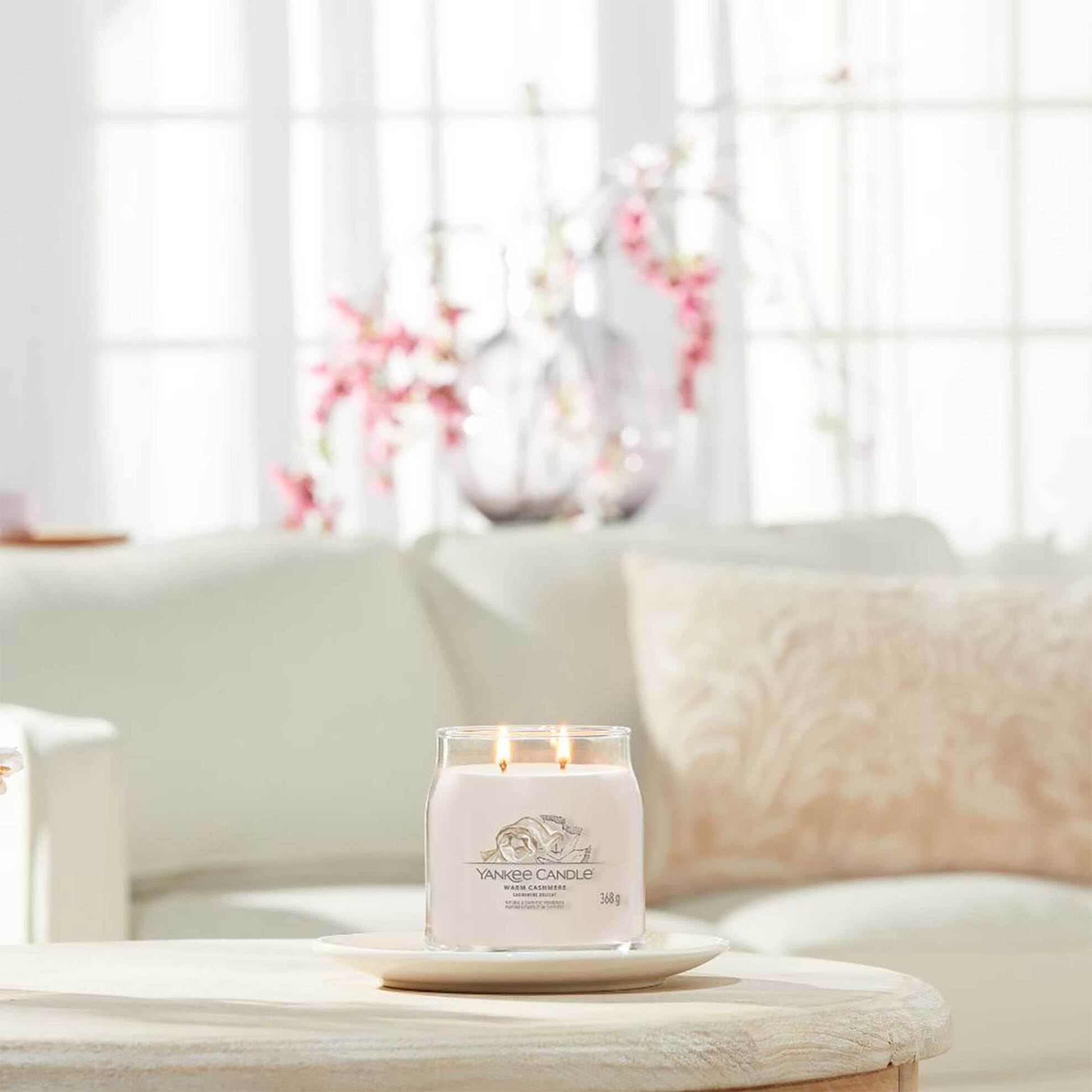 Yankee Candle αρωματικό κερί signature σε γυάλινο δοχείο medium "Warm cashmere" - 1701390E φωτογραφία