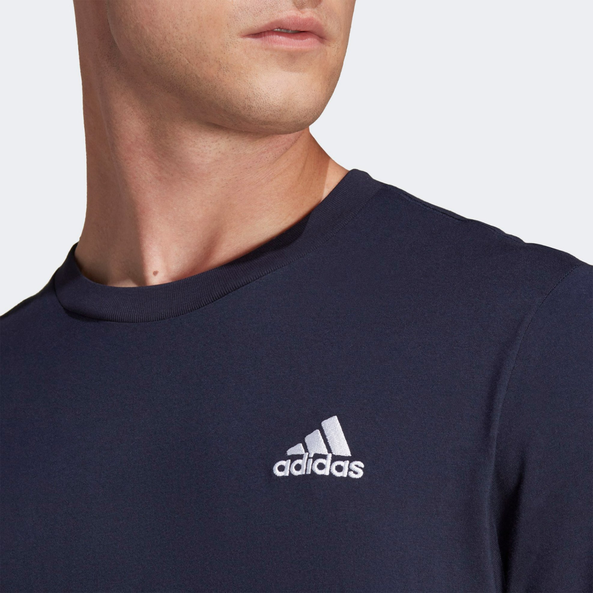 Adidas ανδρικό T-shirt μονόχρωμο με κεντημένο contrast λογότυπο "M SL SJ T" - HY3404 Σκούρο Μπλε φωτογραφία