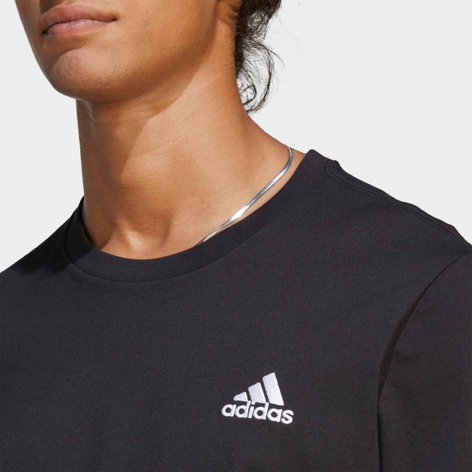 Adidas ανδρικό αθλητικό T-shirt μονόχρωμο με contrast κεντημένο λογότυπο "Essentials" - IC9282 Μαύρο φωτογραφία