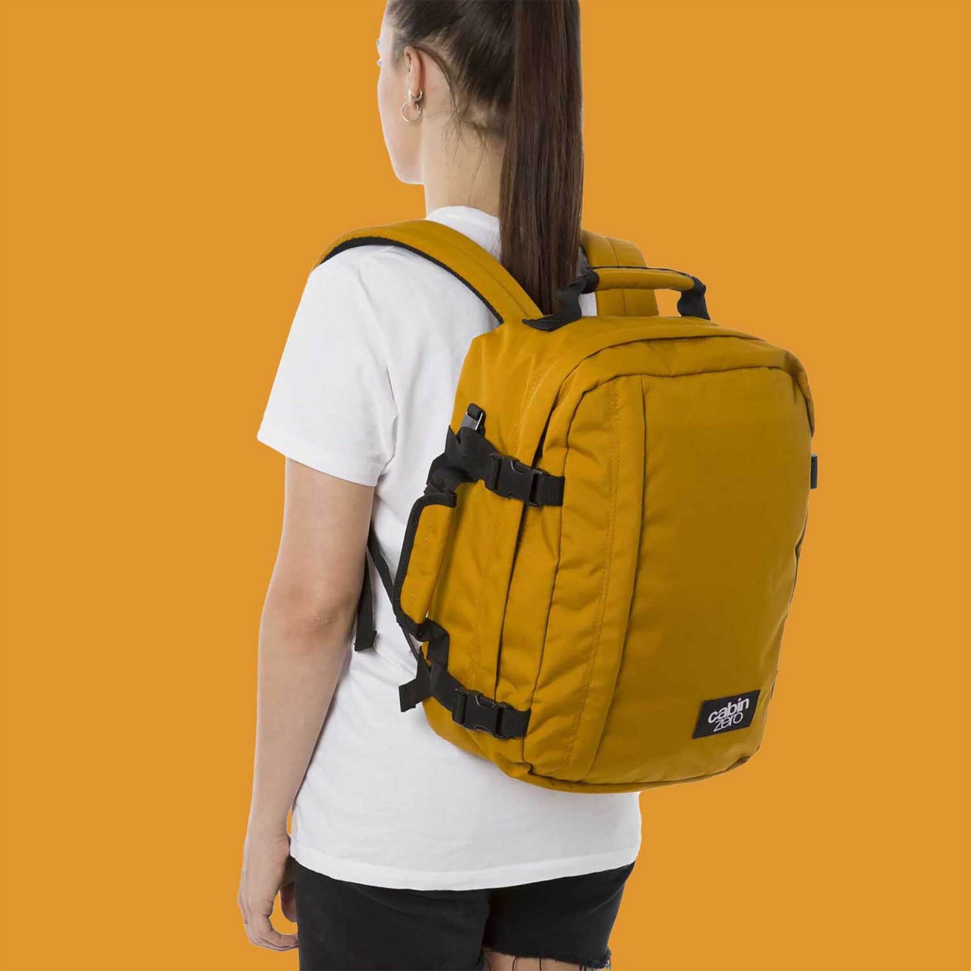 Cabin Zero unisex backpack μονόχρωμο με θήκη laptop και πλαϊνοί ιμάντες συμπίεσης "Classic" - CZ081309 φωτογραφία