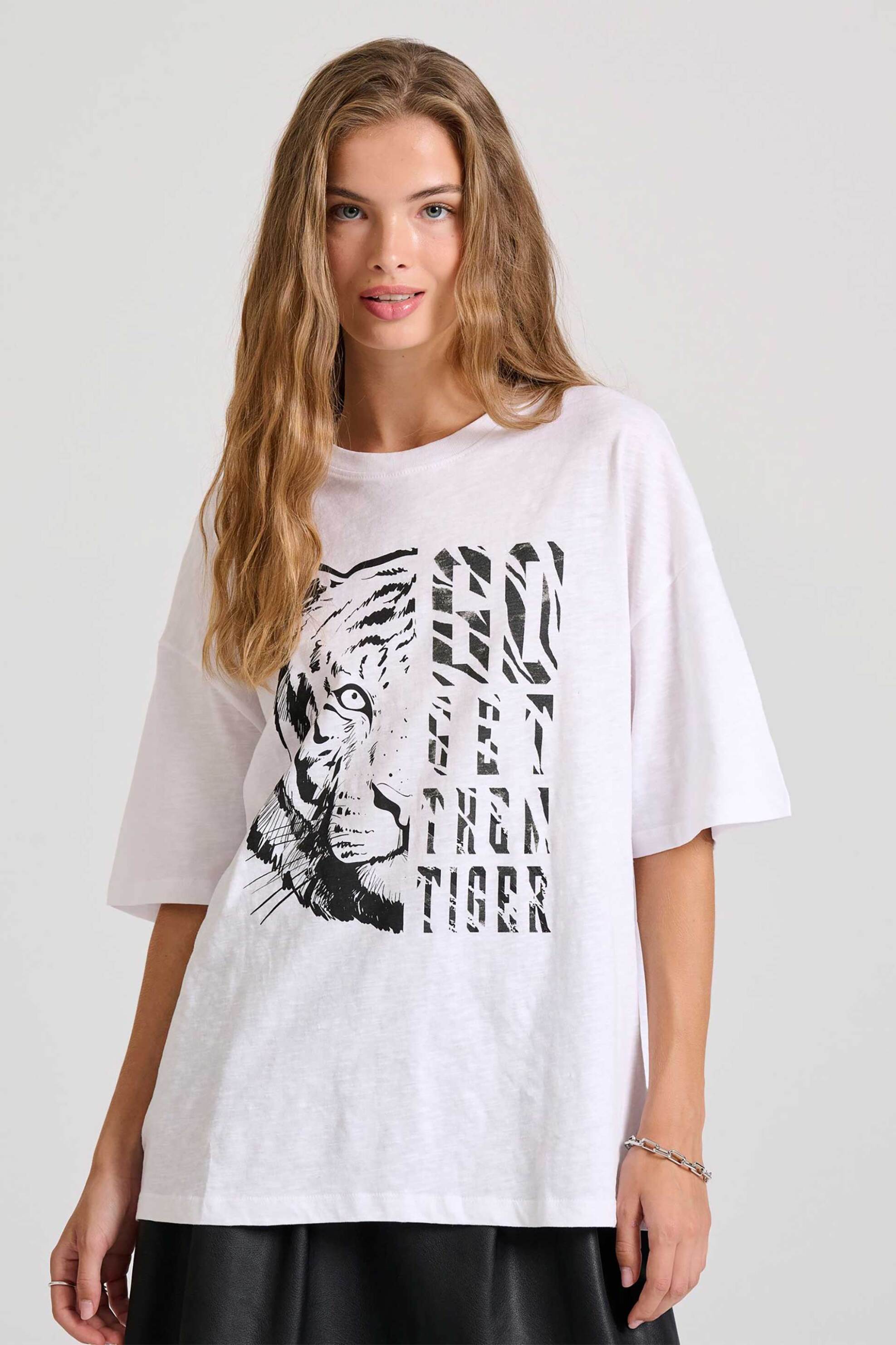  Funky Buddha γυναικείο T-shirt με print και lettering Loose Fit - FBL010-109-04 Λευκό 2025