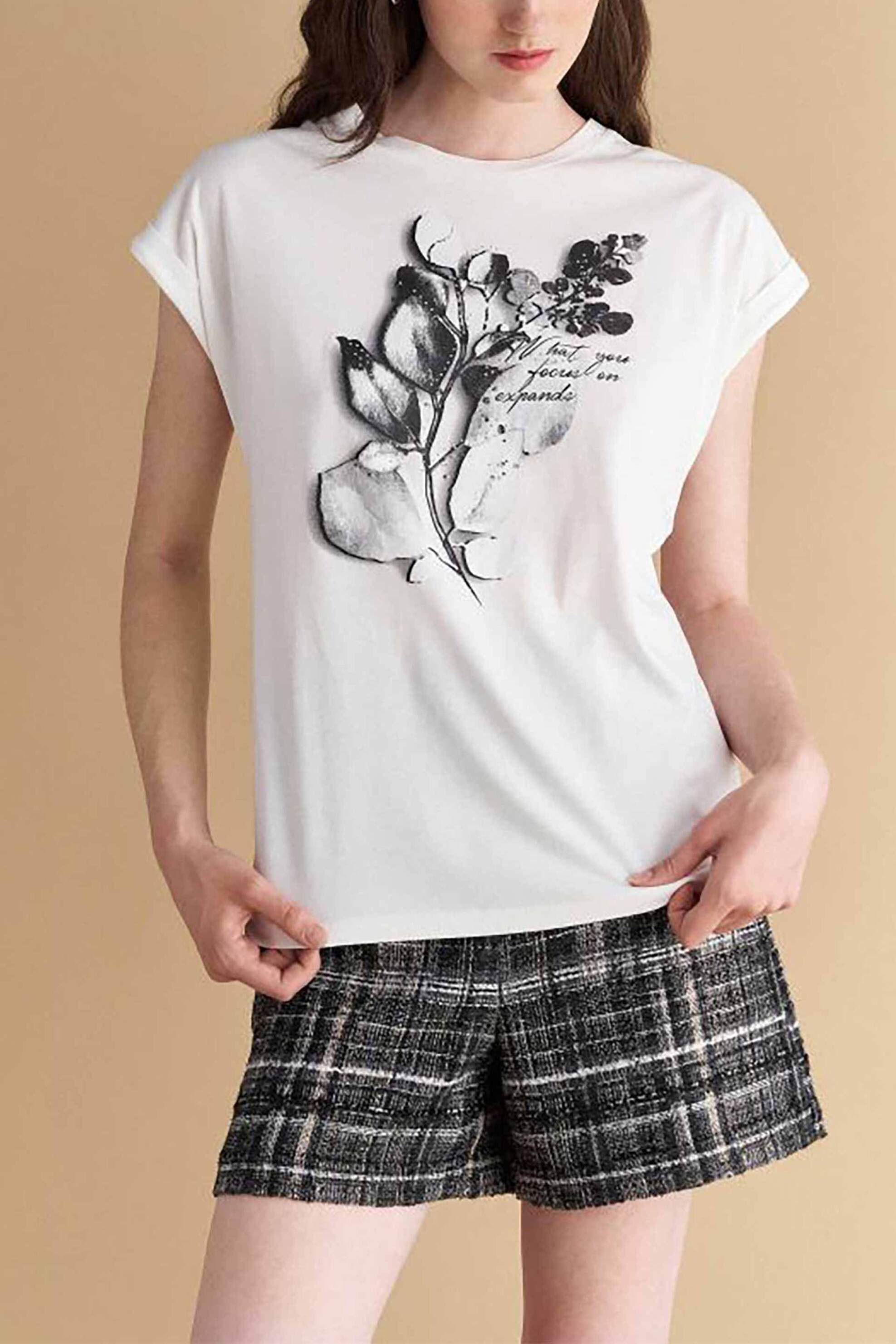  Attrattivo γυναικείο T-shirt με floral print και τρουκς - 9919284 Λευκό 2025