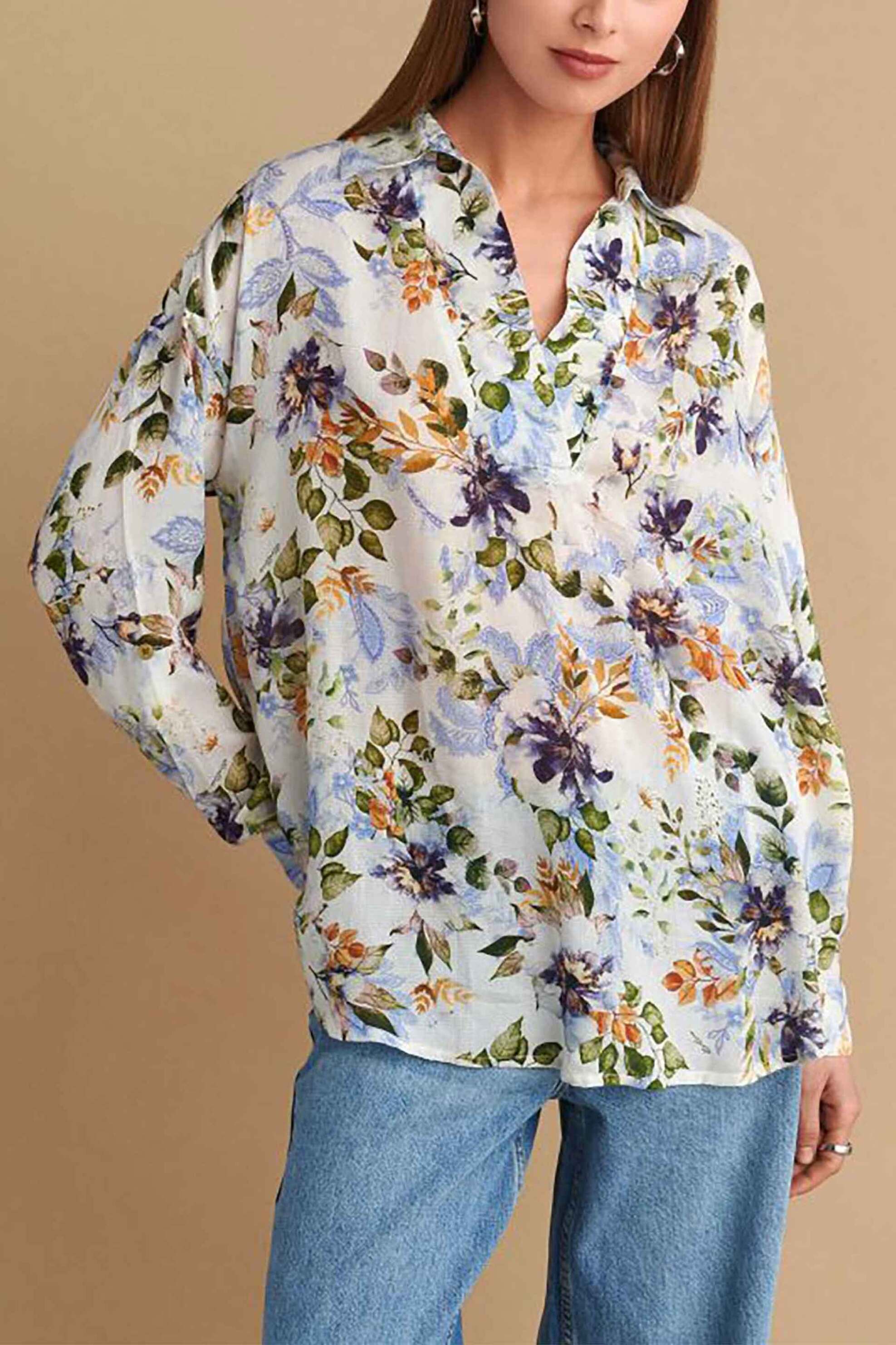 Attrattivo γυναικεία μπλούζα με floral print - 9920835 Λευκό φωτογραφία