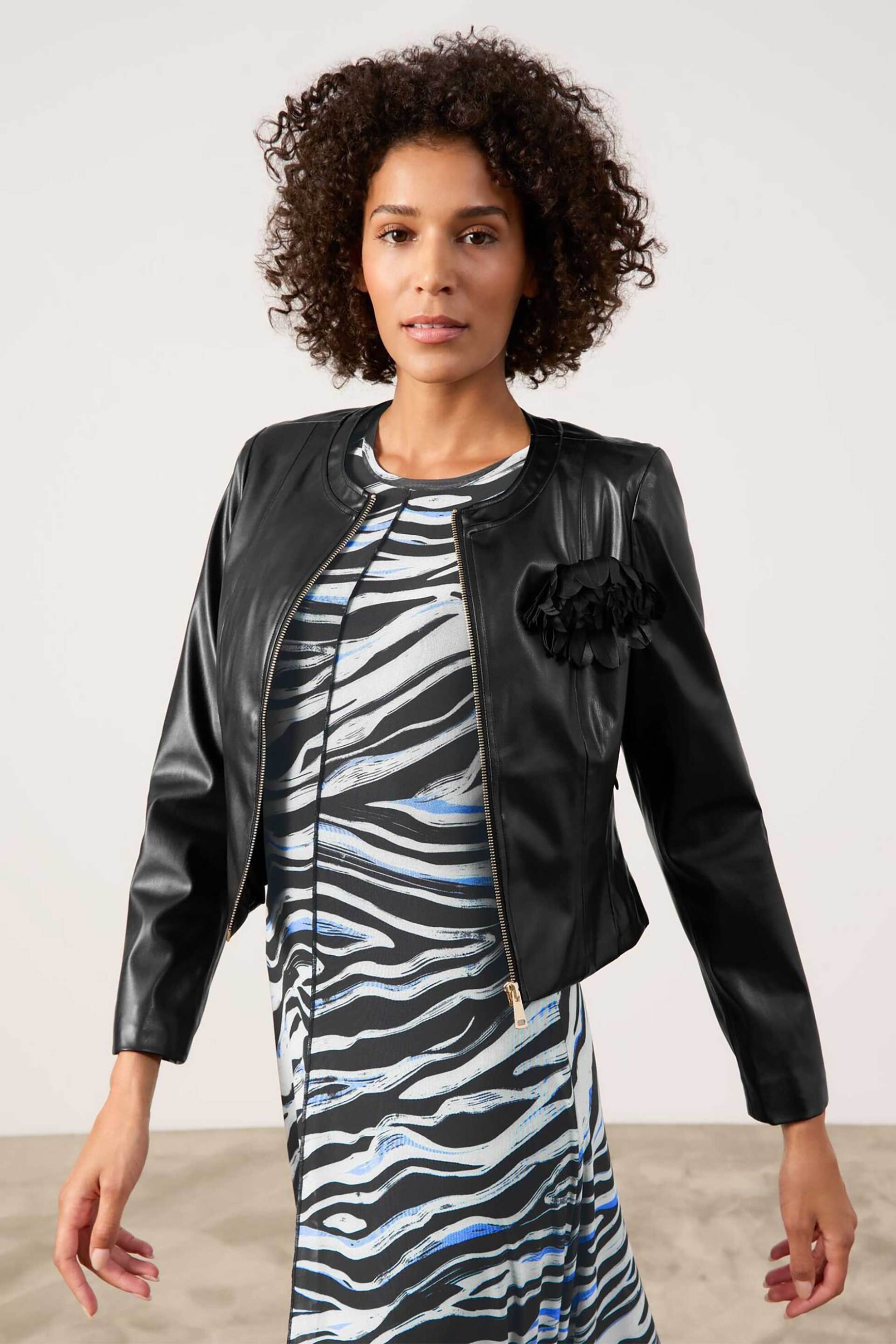 GERRY WEBER Gerry Weber γυναικείο jacket faux δέρμα με απλικέ λουλούδι - 430026-31227 Μαύρο 2025