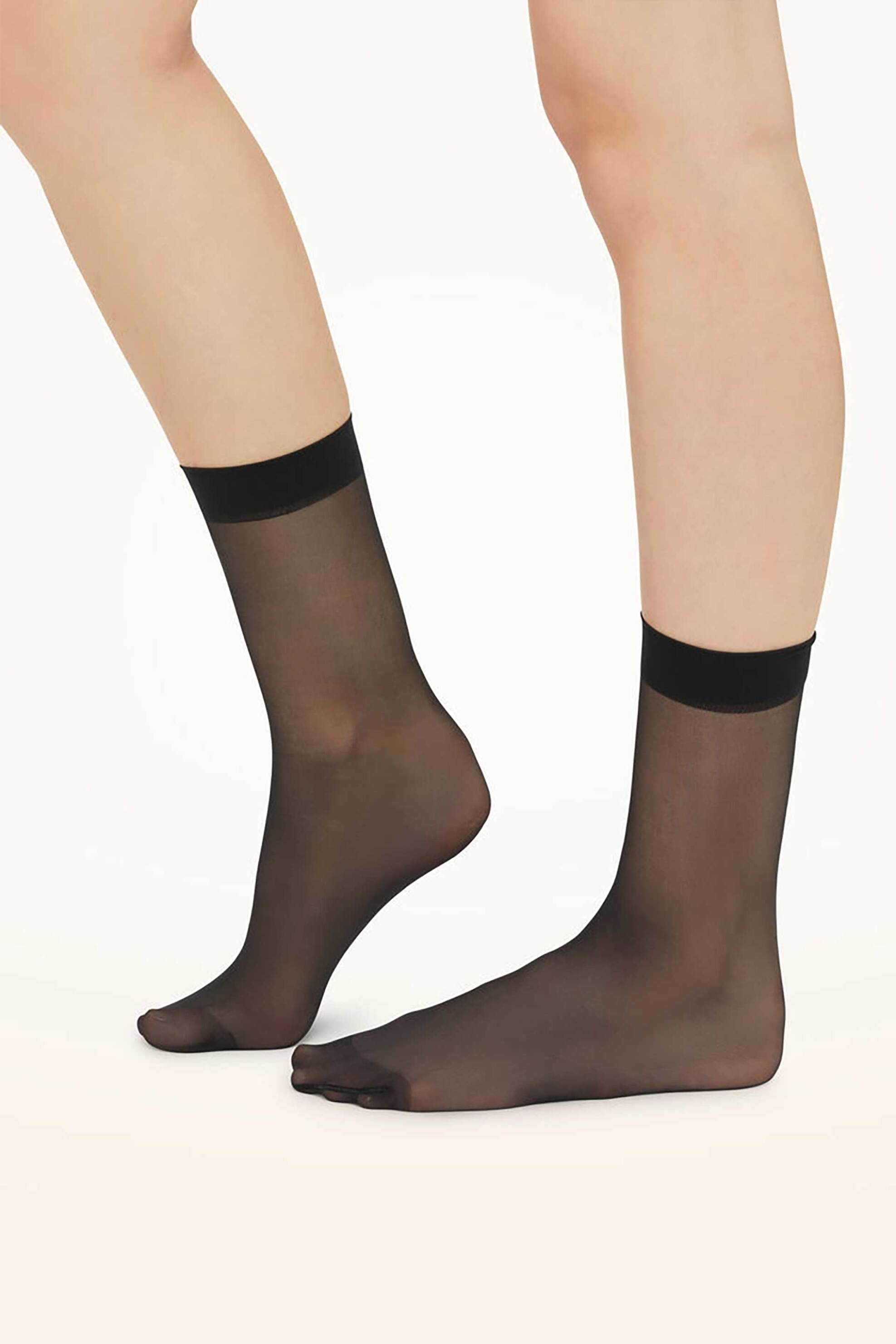 WOLFORD Wolford γυναικείες κάλτσες με ματ υφή - 41260 Μαύρο