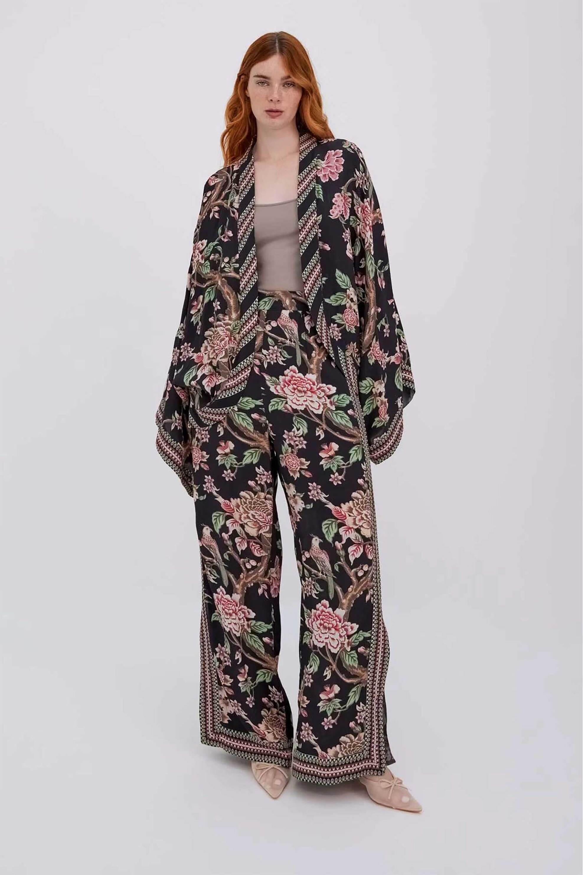 Raishma γυναικείο κιμονό με floral print "Hallie" - AW2399BK Μαύρο φωτογραφία